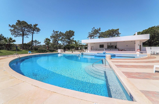 Ferienwohnung "Noa Apartment" mit Pool, WLAN, Klimaanlage, Terrasse und Garten; Parkplatz vorhanden
