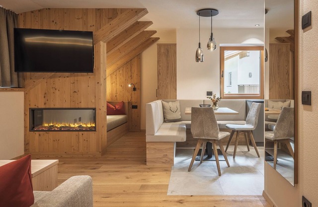 Ferienwohnung "Promberger - Corones" mit Balkon, Bergblick und Sauna