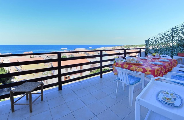 Ferienwohnung Panorama Blu in strandesnähe mit Meerblick, offener Terrasse und WLAN