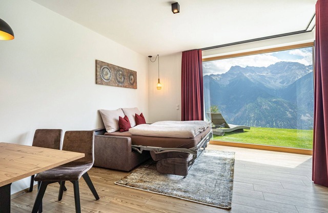 Ferienwohnung "Paflur Lodges Abendrot" mit Bergblick, privater Terrasse und WLAN