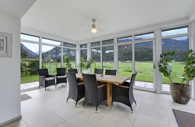 Ferienwohnung "Panorama" mit WLAN, Terrasse, Sauna & Whirlpool