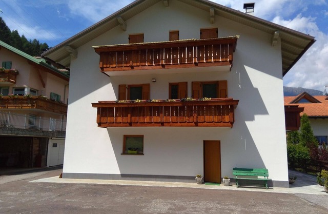 Ferienwohnung Pellizzano für 1 - 8 Personen mit 4 Schlafzimmern - Ferienhaus