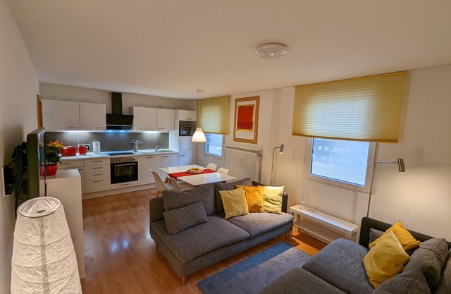 Ferienwohnung 'Rheinblick Wohnung 2' mit gemeinsamer Terrasse, gemeinsamem Garten und WLAN