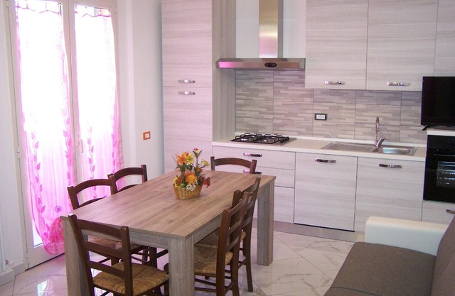 Ferienwohnung Riccione für 1 - 5 Personen mit 1 Schlafzimmer - Ferienwohnung