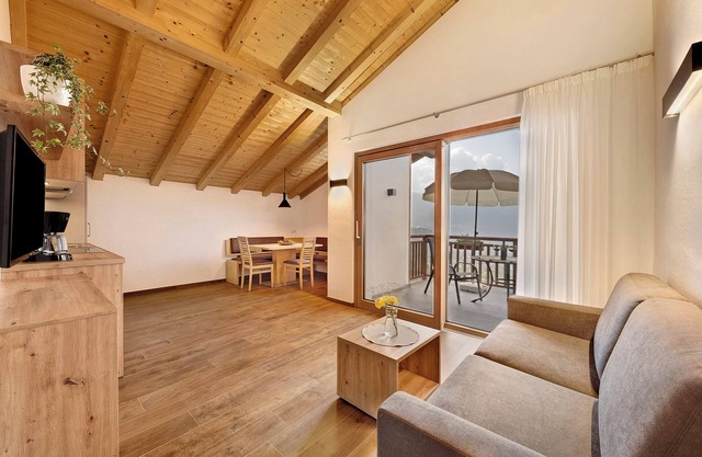 Ferienwohnung "Rosenblick" mit Bergblick, Terrasse, Balkon & Garten
