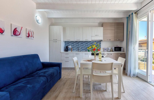 Ferienwohnung "Sa Domo Mea Isola Rossa" mit Meerblick und Klimaanlage