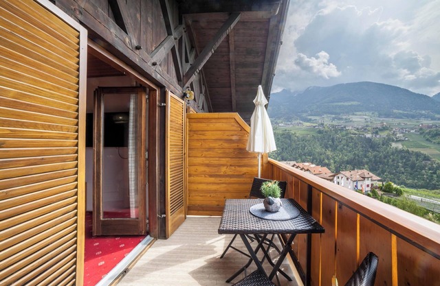 Ferienwohnung 'Sankt Corbinian 9' mit Bergblick, Balkon, Gemeinschaftsgarten & WLAN