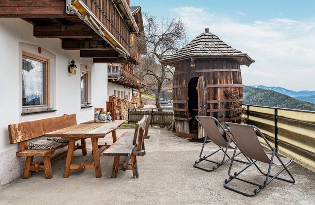 Ferienwohnung 'Stöcklhuberhof' mit Bergblick, Gemeinschaftsgarten, Terrasse und WLAN