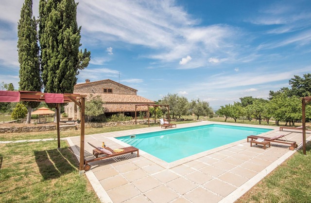 Ferienwohnung 'Tenuta Podere Montemelino' mit Bergblick, Pool und WLAN