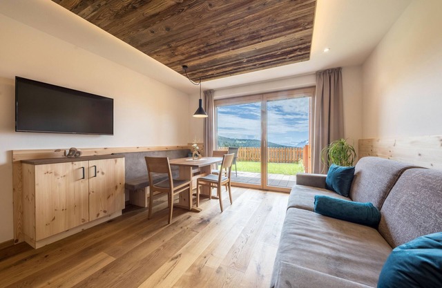 Ferienwohnung "Thymian - Kuenhof" mit Bergblick, WLAN, Garten & Sauna