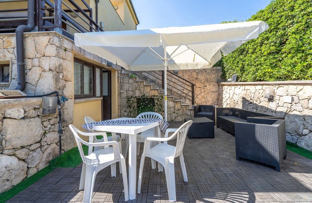 Holiday Apartment "Tresor Relax" with Private Terrace, A/C & Wi-Fi