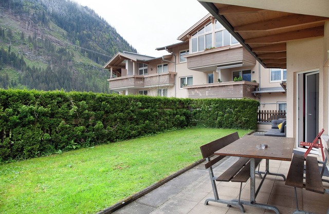 Ferienwohnung 'Tux' mit Bergblick, Garten, Terrasse und WLAN