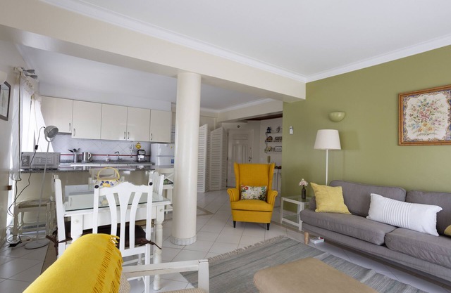 Ferienwohnung "Tyler" mit WLAN, Garten, Terrassen & Gemeinschaftspool