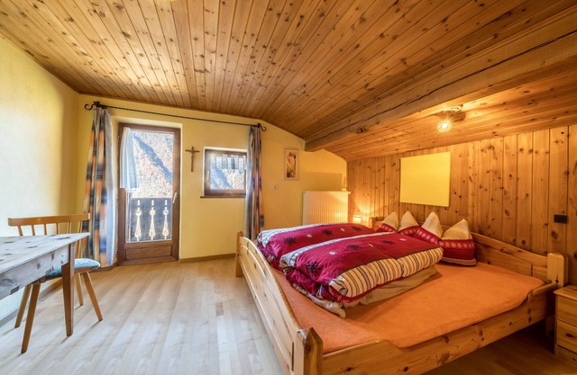 Ferienwohnung "Untervernatsch Enzian" mit Balkon, gemeinschaftlichem Außenbereich & WLAN
