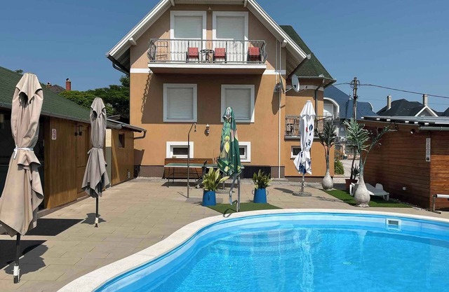 Ferienwohnung mit beheiztem Pool
