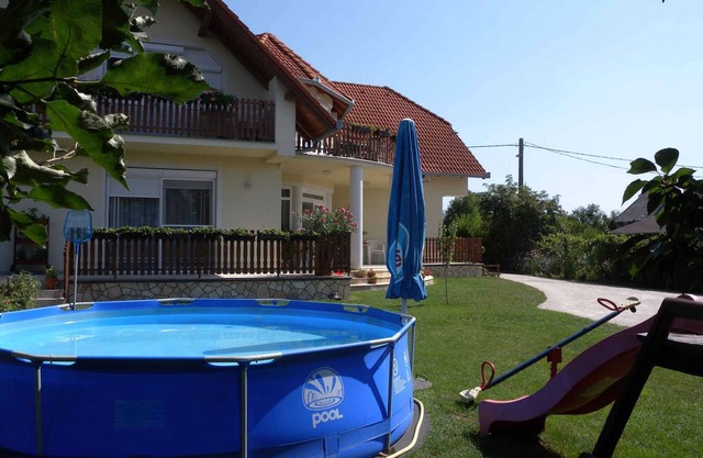 Ferienwohnung mit Außenpool und Klimaanlage