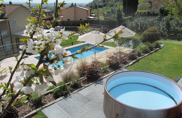 FerienWohnung mit Pool & Garten in Lucca