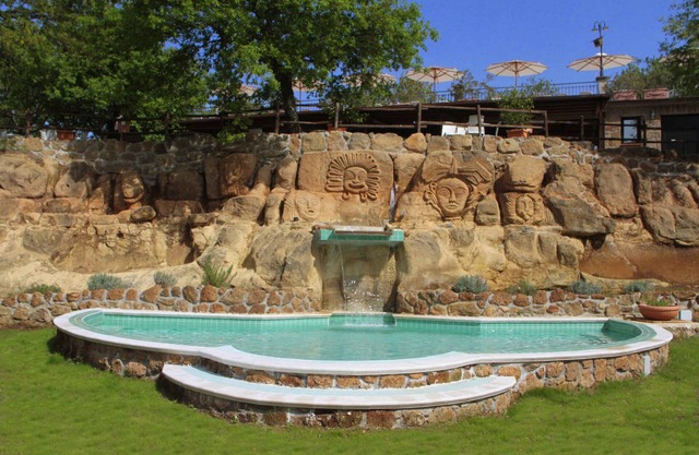 Holiday apartment with air conditioning and outdoor pool