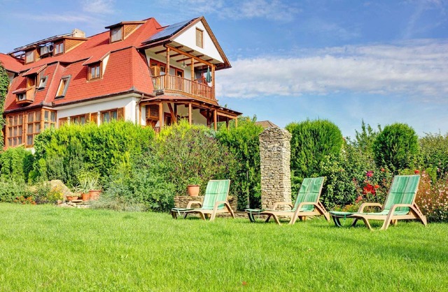 Ferienwohnung mit Garten und Kinderspielplatz