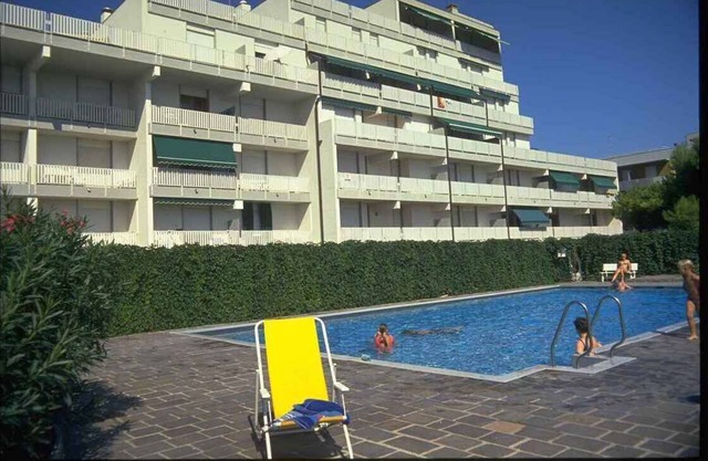 Ferienwohnung mit Klimaanlage und Pool direkt am Meer