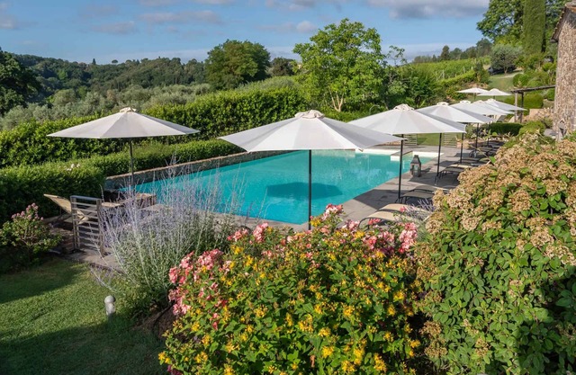 Holiday apartment with garden and panoramic views