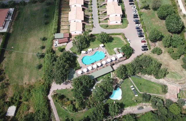 Ferienwohnung mit Außenpool, Kinderpool und Tischtennis in Residenz