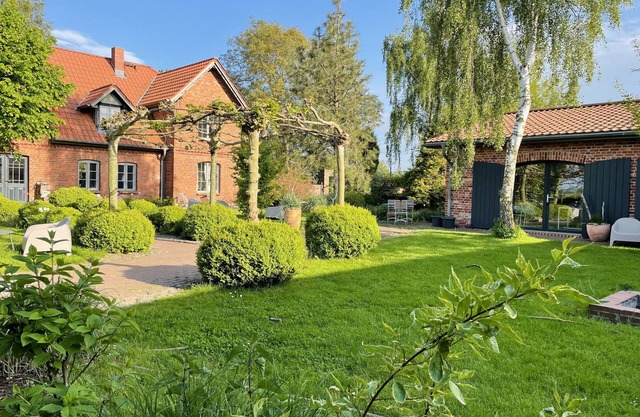 „Ferienwohnung ZWEI" auf Hof Himmelgrün mit großem Garten