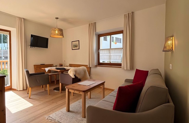 Ferienwohnung "Zwick Spinei" mit Bergblick, Balkon und gemeinschaftlichem Garten