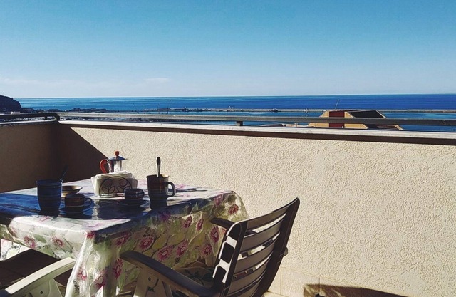 HOLIDAY BEPPE A BEDINGUNGEN IMERESE (PALERMO - SIZILIEN)