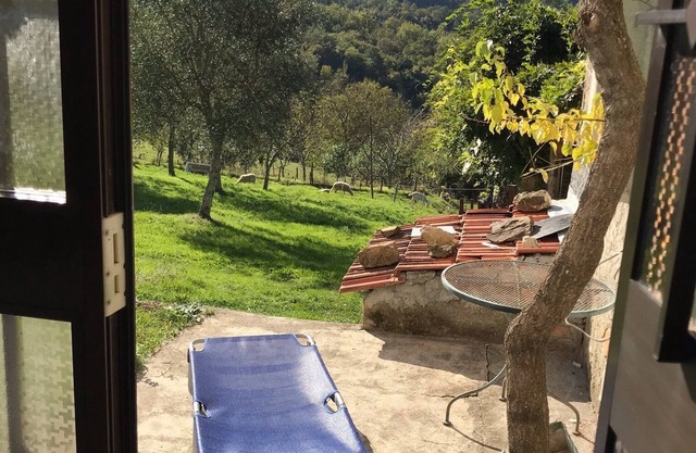 Ferienchalet mit Pergola u Garten