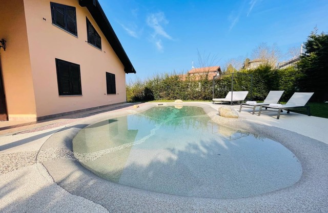 Holiday Flat in Villa with pool