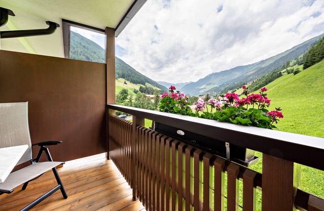 Ferienwohnung 'Zimmerhofer Panorama' mit Wellnessmöglichkeit im Hotel Schwarzenstein