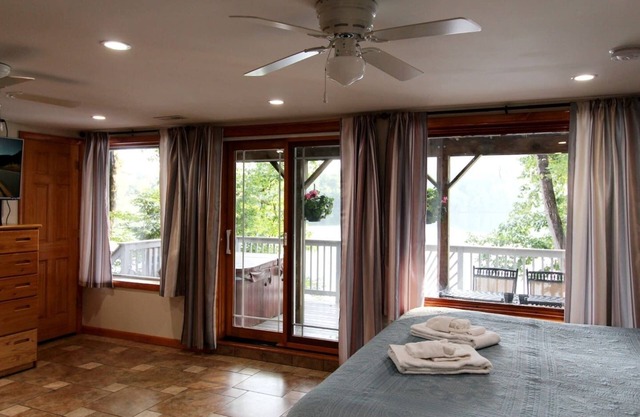 Holiday Getaway - Hot tub with Goodyear Lake Views
