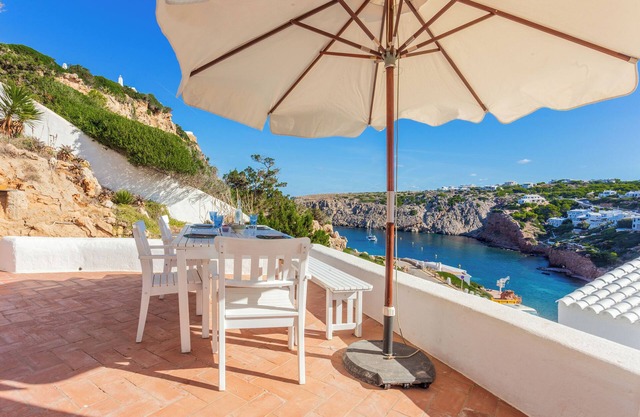 Ferienhaus "Urlaub in Cala Morell" mit Meerblick und Garten – haustierfreundlich