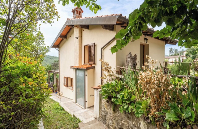Ferienhaus 'Villetta Allegra' mit Bergblick, privater Terrasse und eigenem Garten