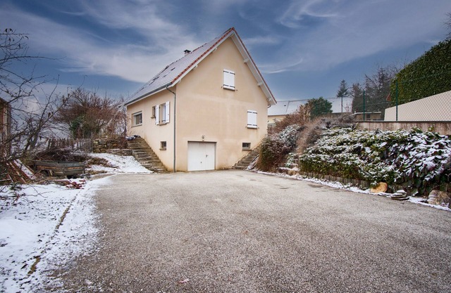 Ferienhaus "La Matheysiene" mit Privatem Garten und WLAN