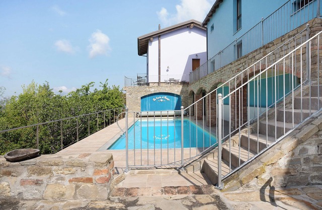 Ferienhaus 'La Corte di Langa Casa Ametista' mit Gemeinschaftspool und WLAN