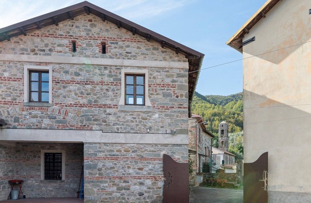 Ferienhaus mit Pool und beheiztem Whirlpool