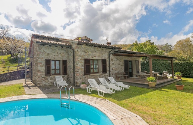 Ferienhaus "Stupendo Rustico in Pietra" mit Pool & WLAN