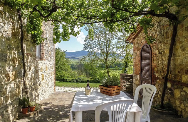 Ferienhaus 'Casa Con Terrazza Nella Vigna' mit Gemeinschaftspool und gemeinsamem Garten