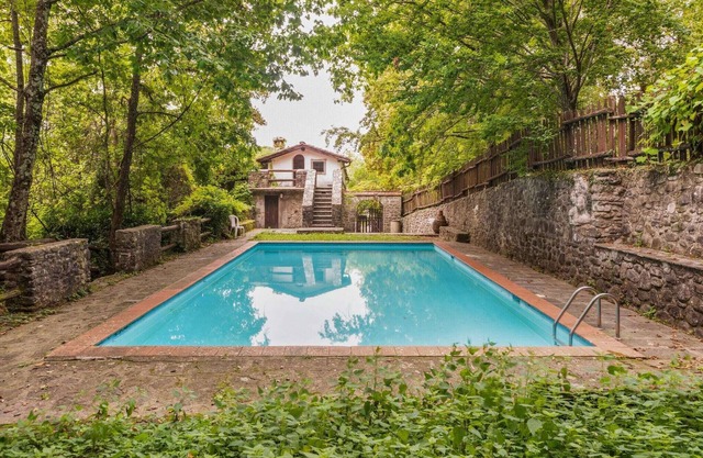 Historisches Ferienhaus mit Gemeinschaftspool