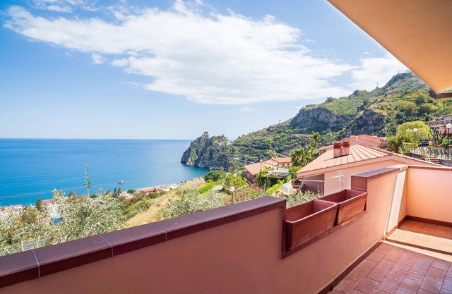 Ferienhaus "Vista Mare" mit Meerblick, privater Terrasse und WLAN