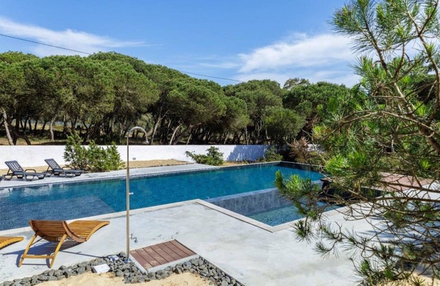 Ferienhaus 'Walddorf' mit Bergblick, Gemeinschaftspool und WLAN