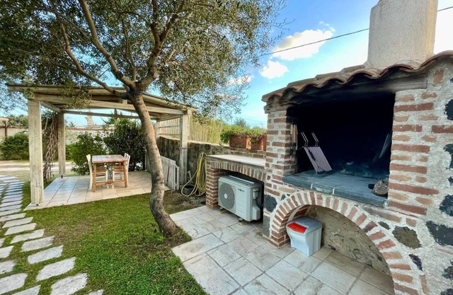 Casa Vacanze in Campagna a 5 Minuti dal Mare. Giardino Privato e BBQ