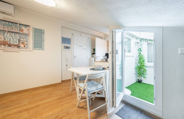 Ferienwohnung 'Al Chiaro Di Luna' mit Balkon, WLAN und Klimaanlage