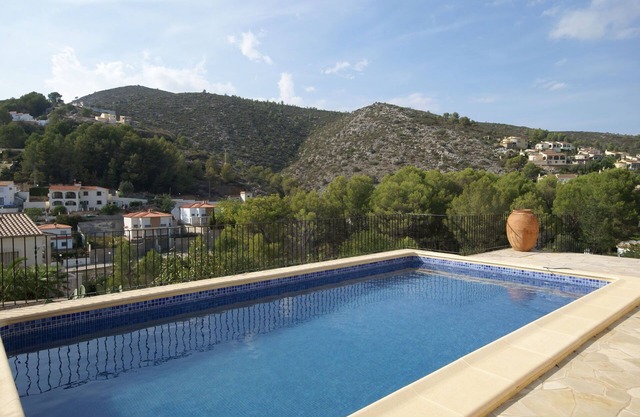 Ferienhaus in Alcalalí mit Pool und Talblick