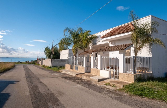 Ferienhaus 'Aloha Sul Mare' mit privatem Garten und Klimaanlage