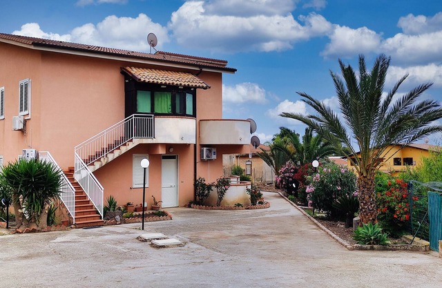 Ferienwohnung "Apartment StellaMarina Sicily Coast" mit Meerblick, Garten und WLAN