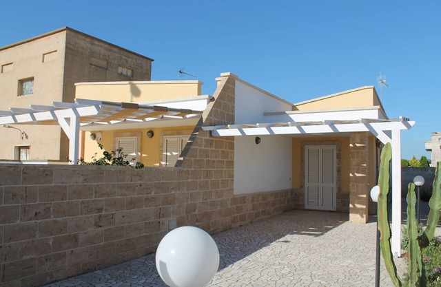 Ferienhaus 'Aries Casa Vacanza' mit privater Terrasse, privatem Garten und Klimaanlage