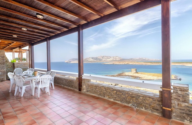 Ferienhaus 'Aura' mit Meerblick, privater Terrasse und Wi-Fi